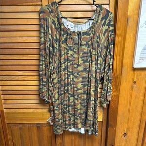 LuLaRoe Green and Brown 3/4 Sleeve Tunic with Pleated Relaxed Style